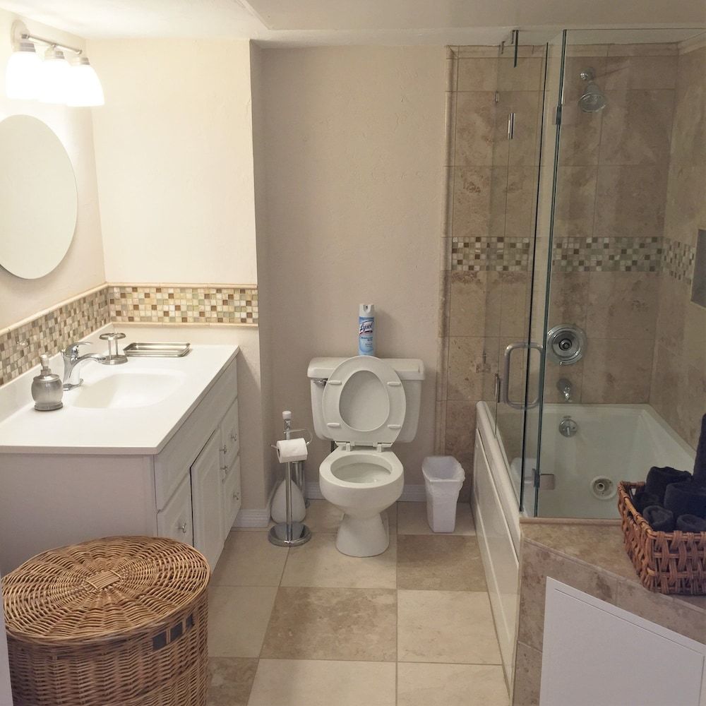 Apartments@Convention Center-16th Street Mall 2 Bedrooms, 2 Bath, Balcony, Kitchen, Queen Airbed 13