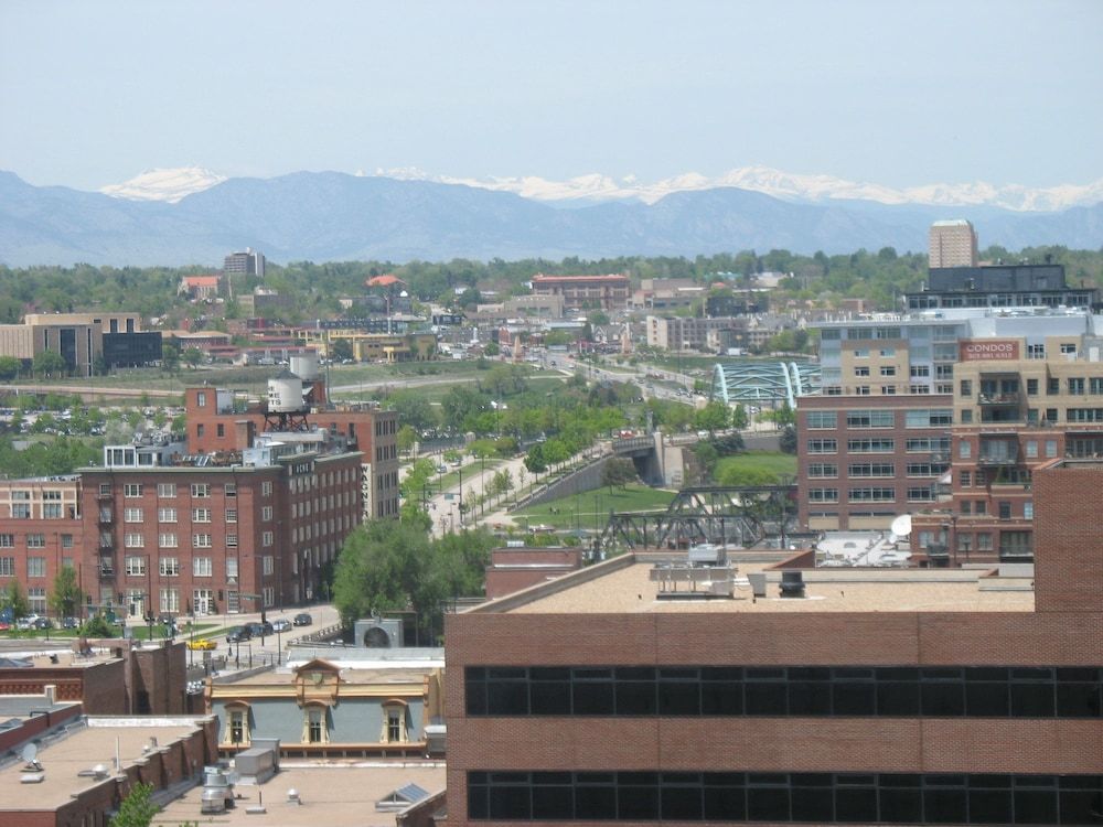 Apartments@Convention Center-16th Street Mall Standard 1 Bedroom, 1 Bath, 1 King bed, 1 Queen airbed, Balcony, Kitchen 4