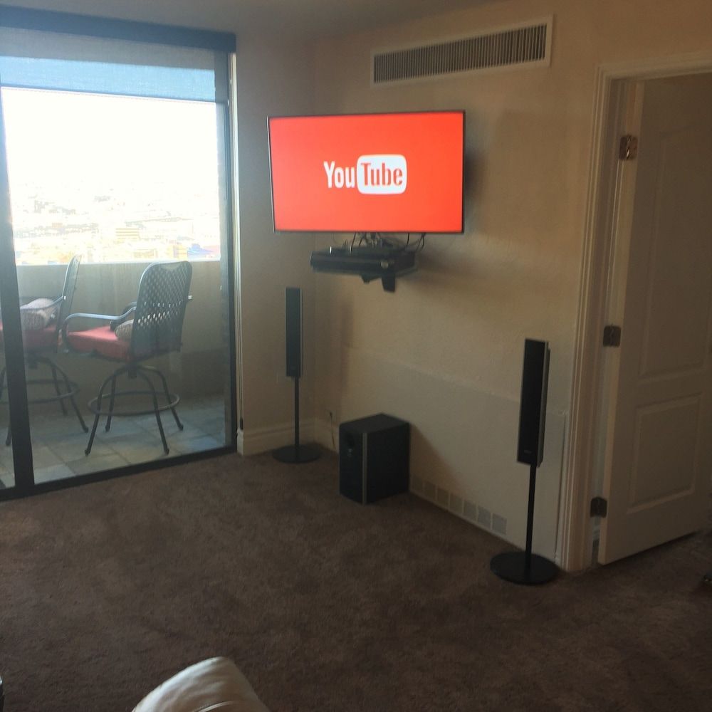 Apartments@Convention Center-16th Street Mall 2 Bedrooms, 2 Bath, Balcony, Kitchen, Queen Airbed 11