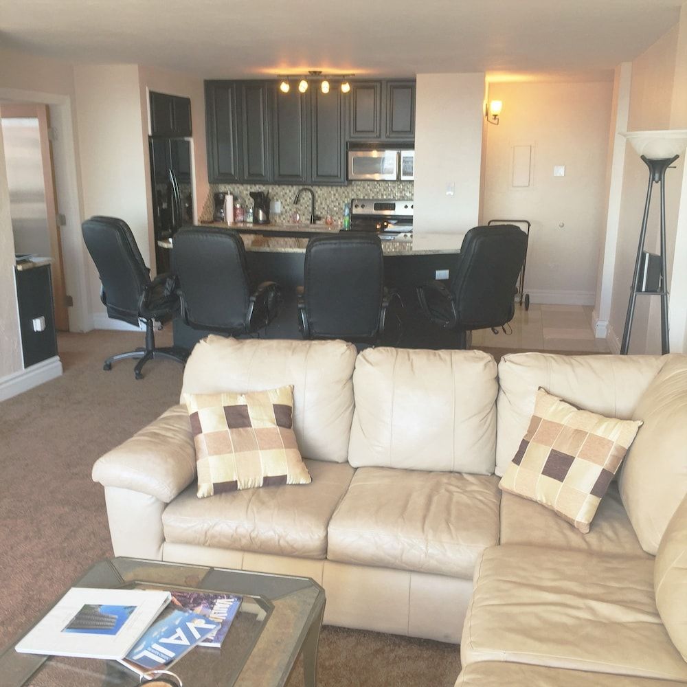 Apartments@Convention Center-16th Street Mall 2 Bedrooms, 2 Bath, Balcony, Kitchen, Queen Airbed 10