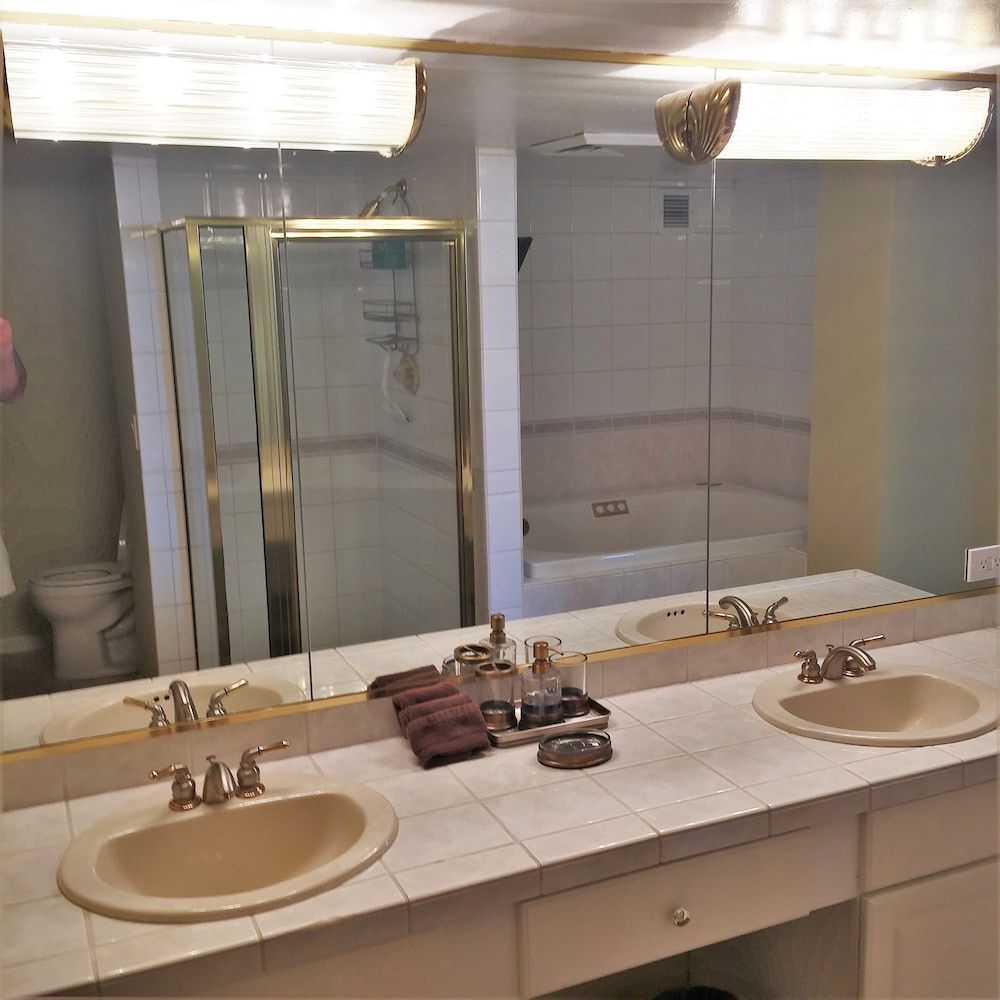 Apartments@Convention Center-16th Street Mall Premium, 1 King Bed, 1 Queen Air Bed, 2 Bath, Balcony, Kitchen 20