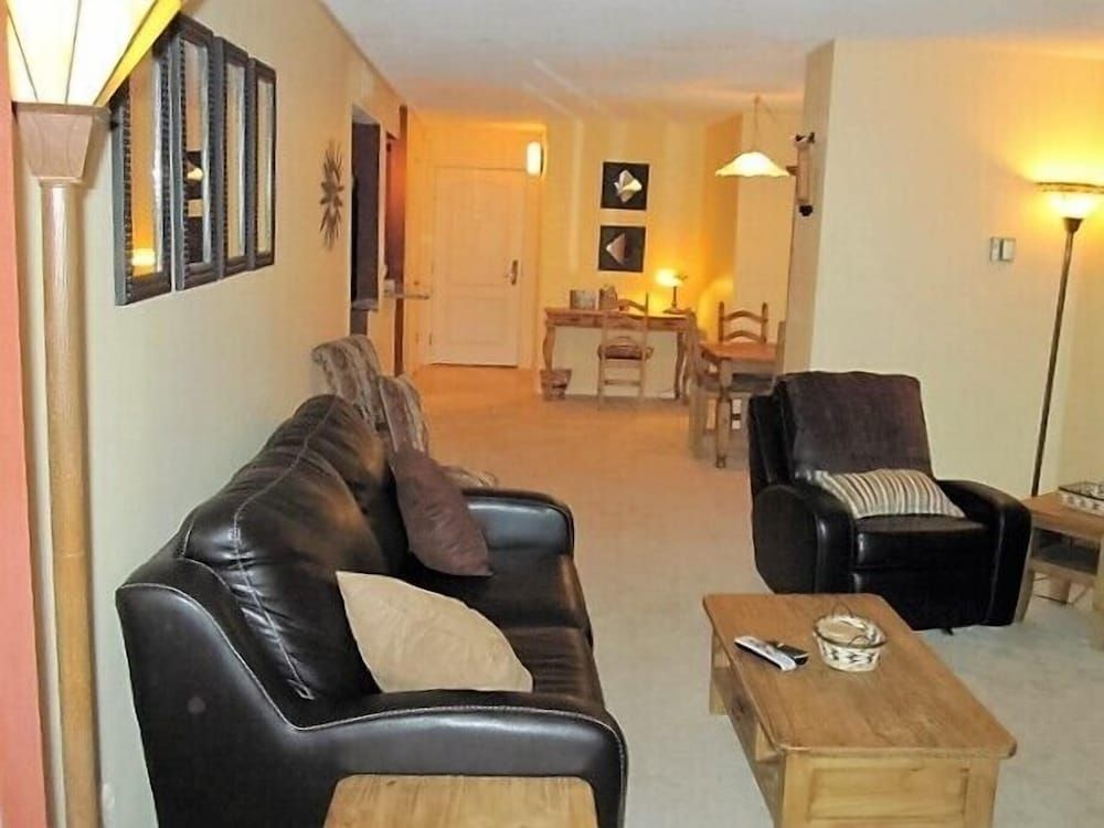 Apartments@Convention Center-16th Street Mall Standard 1 Bedroom, 1 Bath, 1 King bed, 1 Queen airbed, Balcony, Kitchen 6