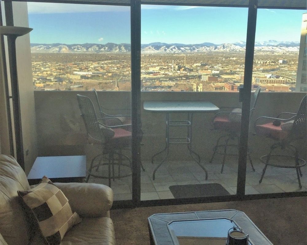 Apartments@Convention Center-16th Street Mall 2 Bedrooms, 2 Bath, Balcony, Kitchen, Queen Airbed