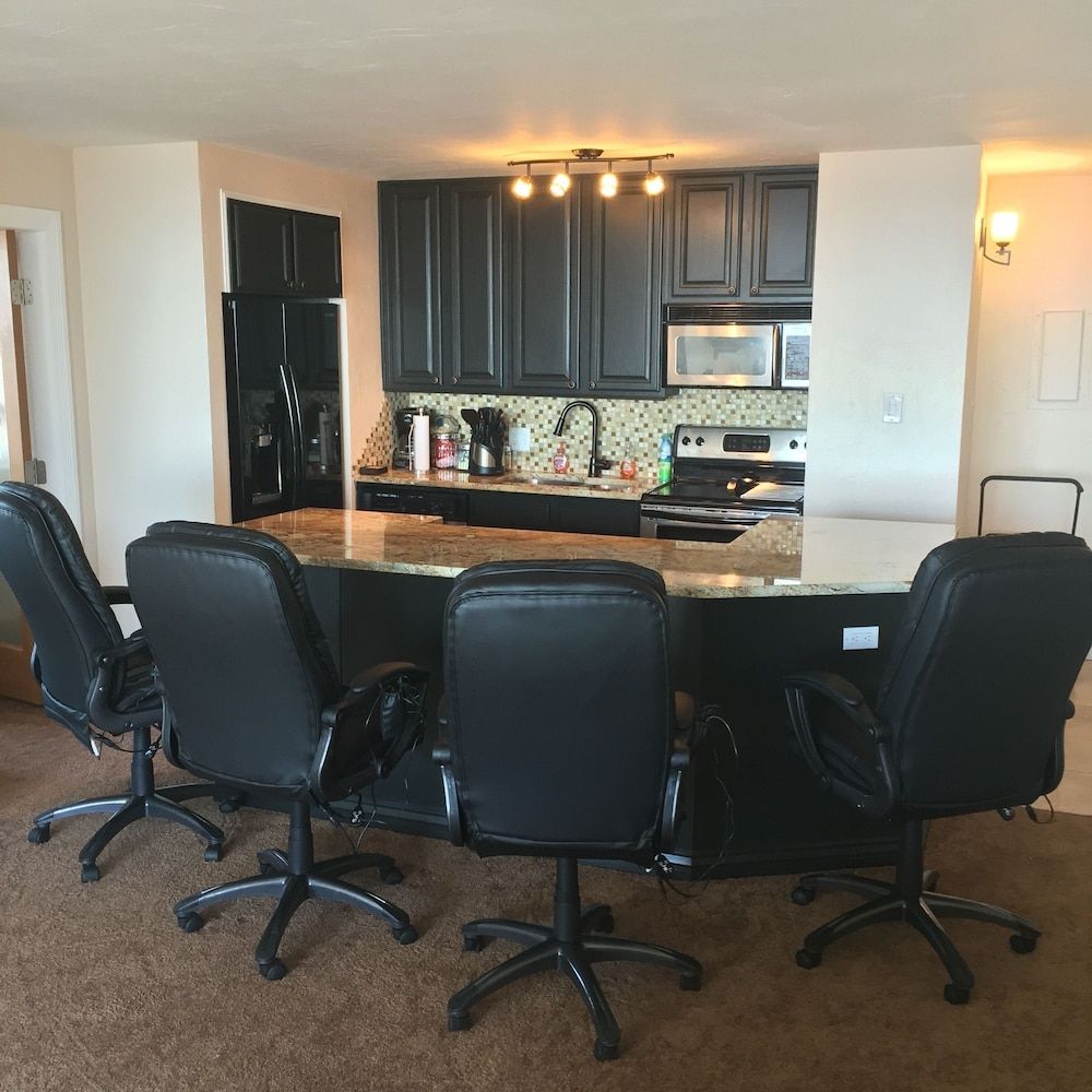 Apartments@Convention Center-16th Street Mall 2 Bedrooms, 2 Bath, Balcony, Kitchen, Queen Airbed 9