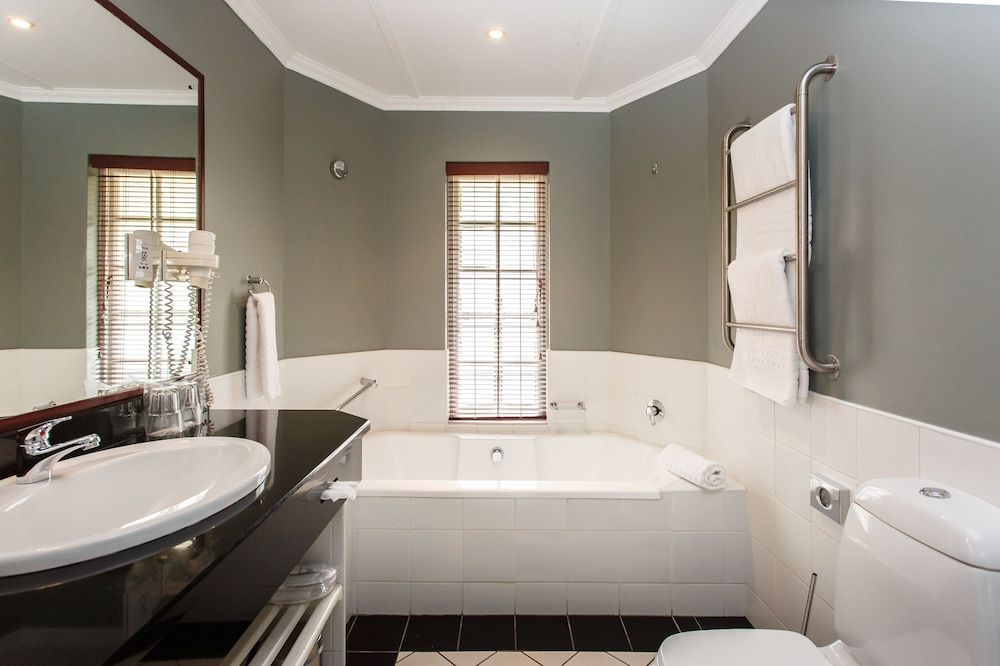 Rosenhof Boutique Hotel Luxury Twin Room, 2 Twin Beds 5