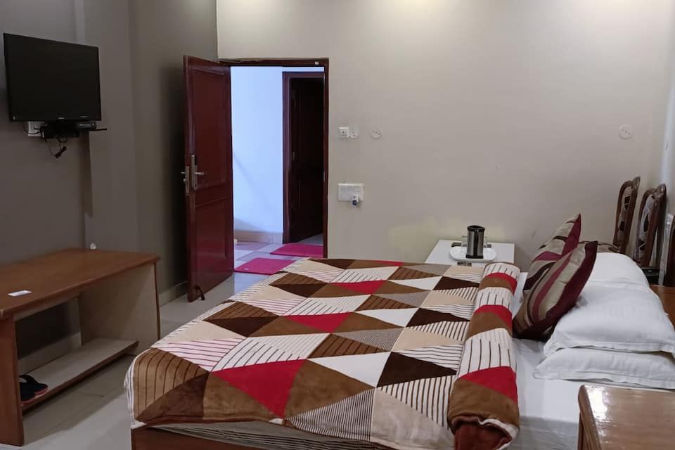Hotel Suvidha Palace Semi Deluxe Double Room - YCHS - Prepaid 4