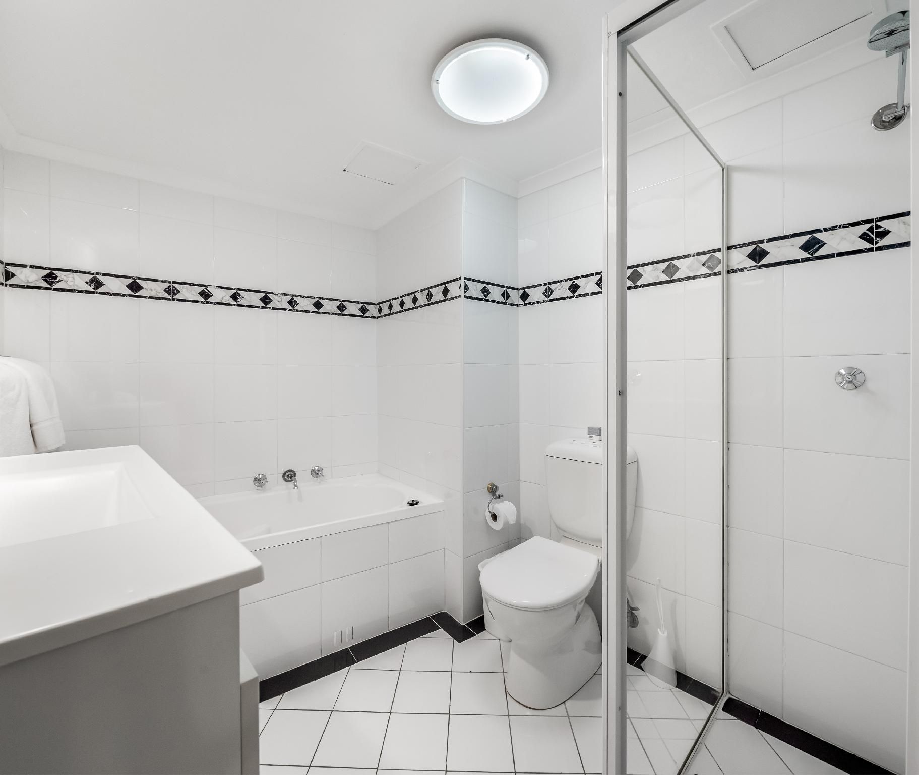 Oaks Sydney Castlereagh Suites 1 Bedroom City View Apartment, No Housekeeping 2