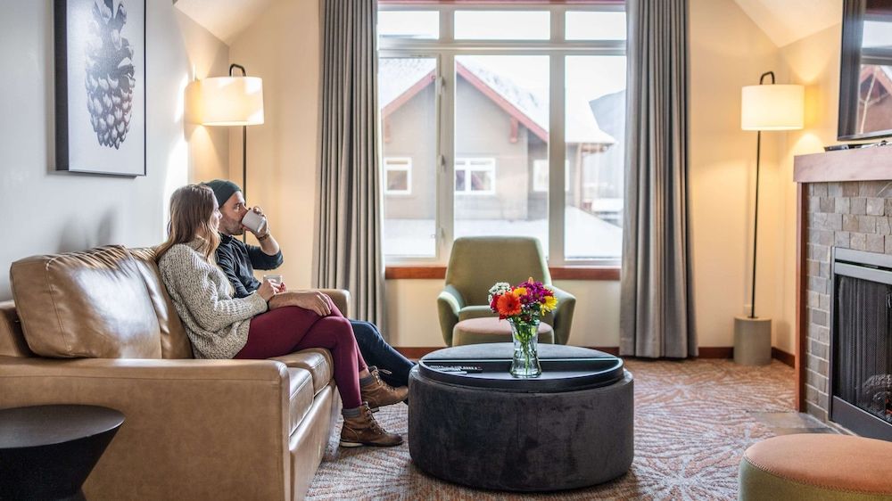 Blackstone Mountain Lodge by CLIQUE Deluxe Suite, 1 Bedroom 3