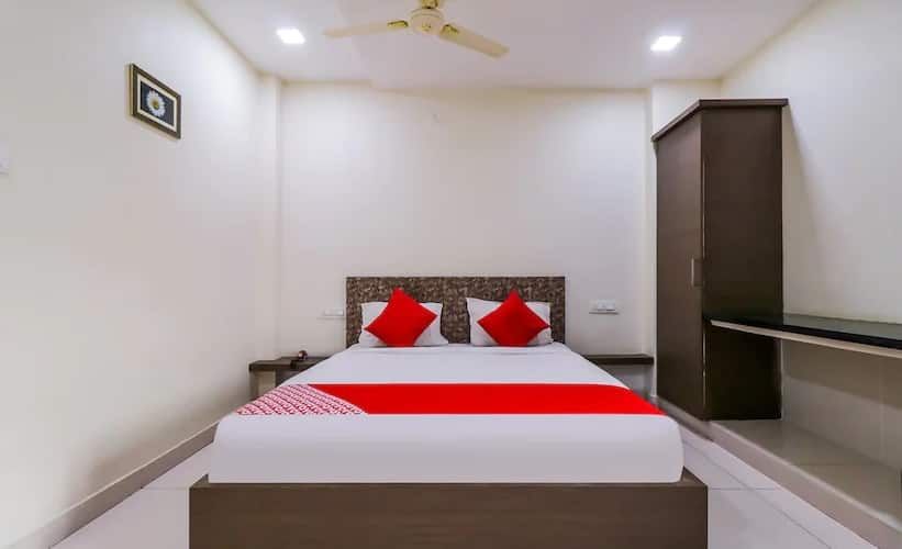 undefined Hotel KH Plaza 4