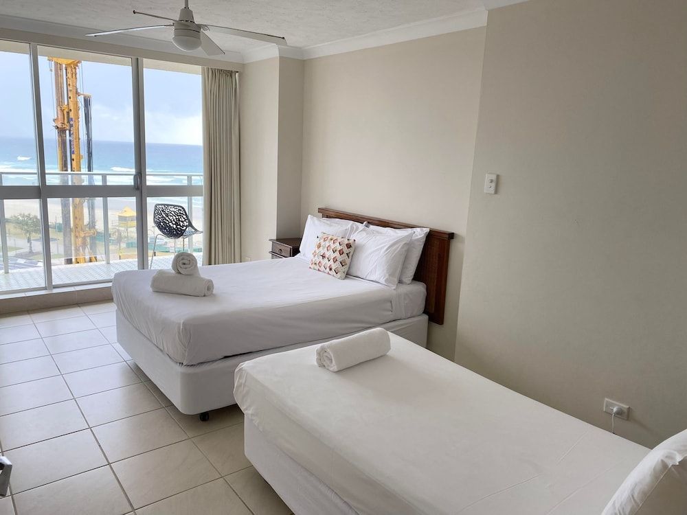Hi Surf Beachfront Resort Apartments Standard Apartment, 2 Bedrooms 4