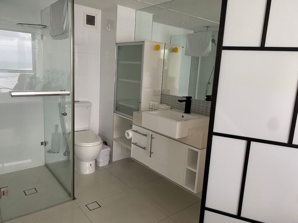 Hi Surf Beachfront Resort Apartments Apartment, 2 Bedrooms (Absolute Beach Front) 9