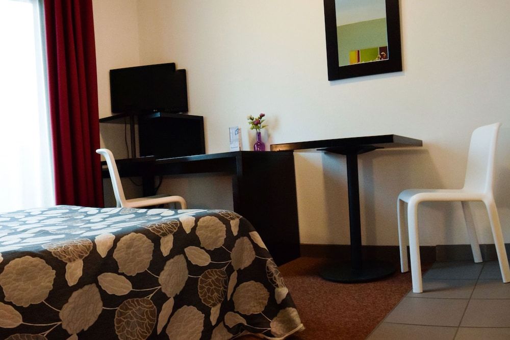 Residhotel Lyon Lamartine Studio, 1 Double or 2 Twin Beds 6