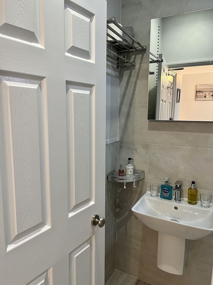 Bentley Lodge Guest House Standard Double Room, 1 King Bed, Room 2 6