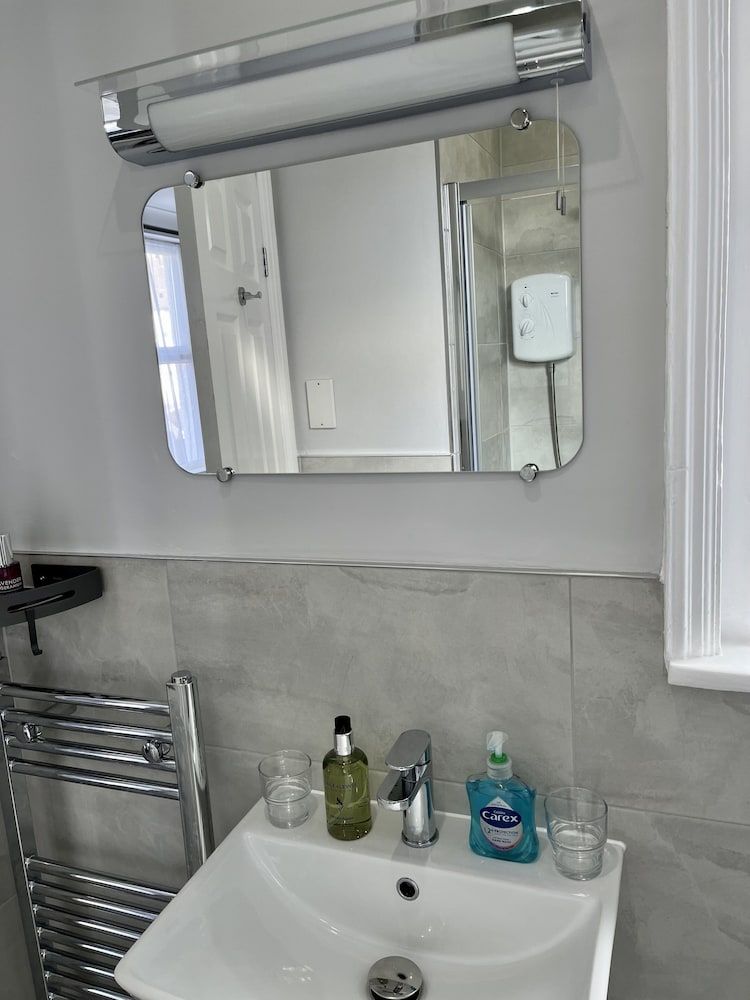 Bentley Lodge Guest House Luxury Triple Room, Multiple Beds, Room 4 8