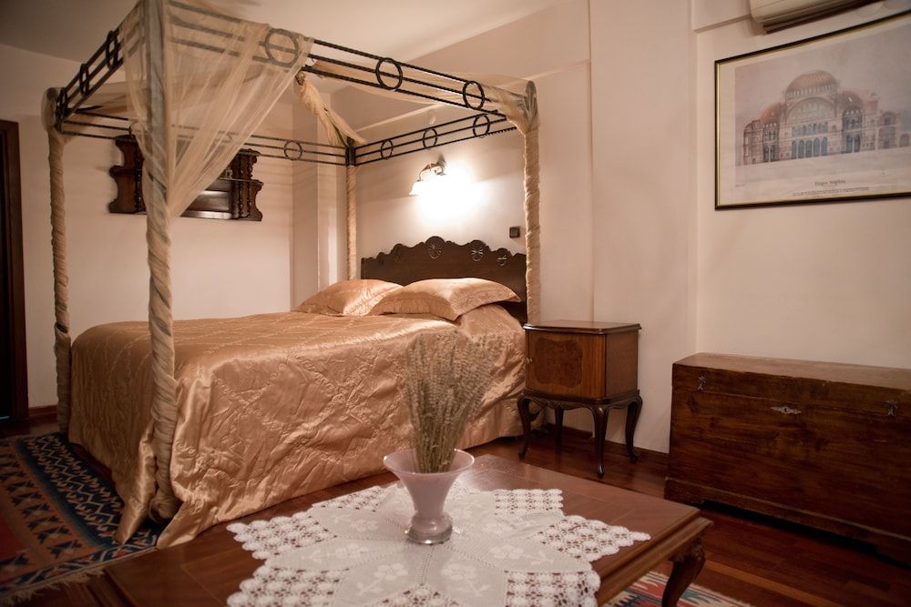 Executive Suite, 1 King Bed with Sofa bed, City View