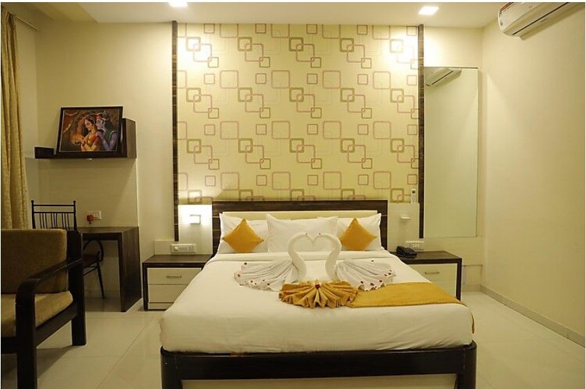 Deluxe Room ( Non A/C)