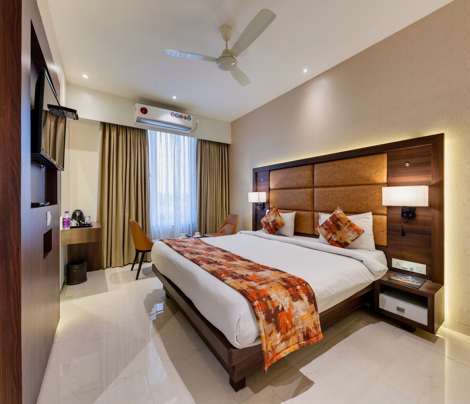Deluxe Room AC