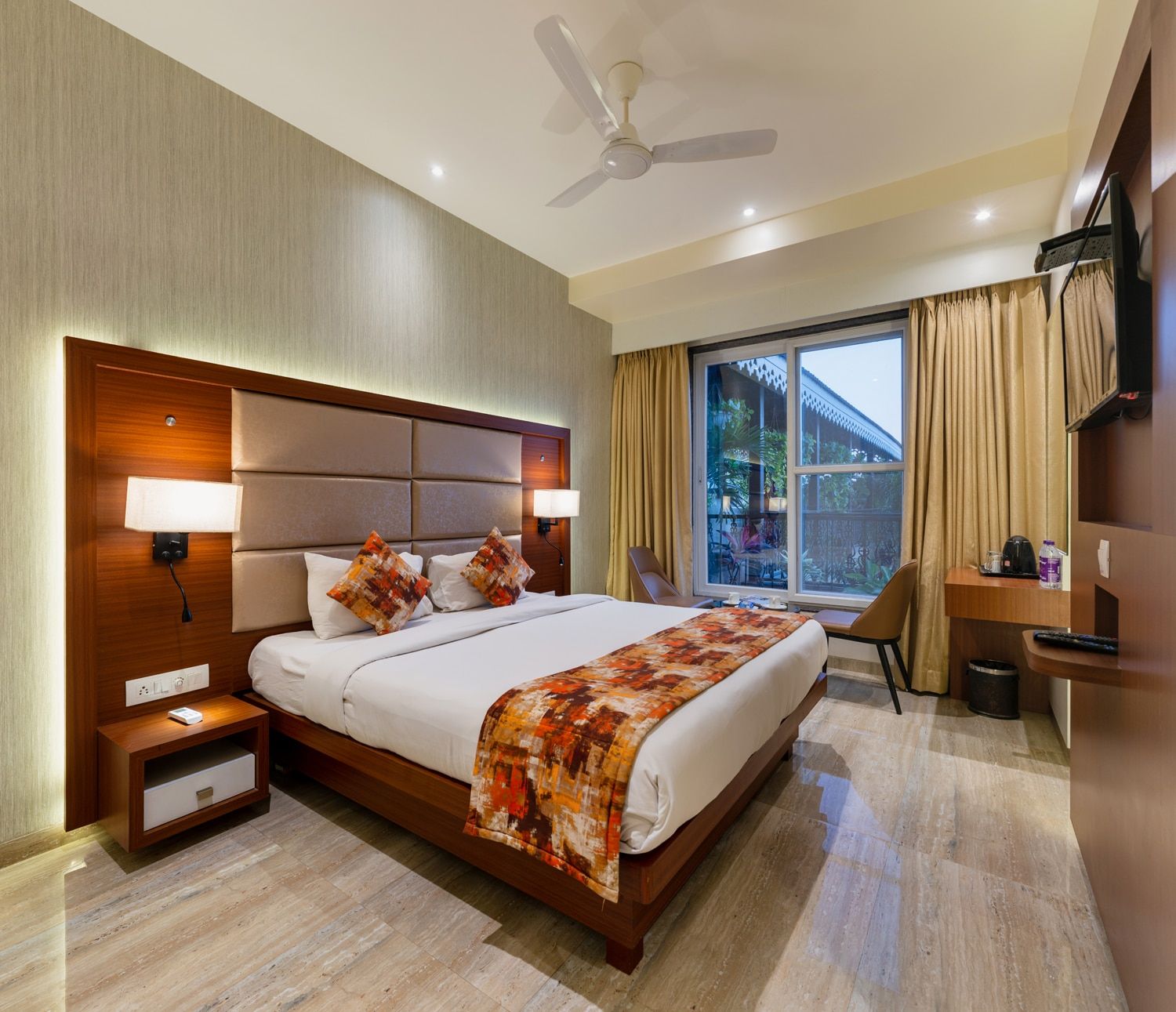 Deluxe Room AC