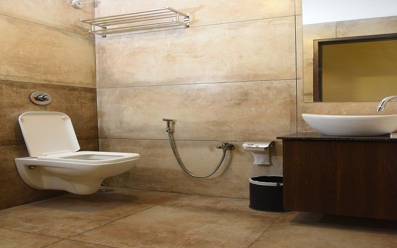 Deluxe Room Bathroom