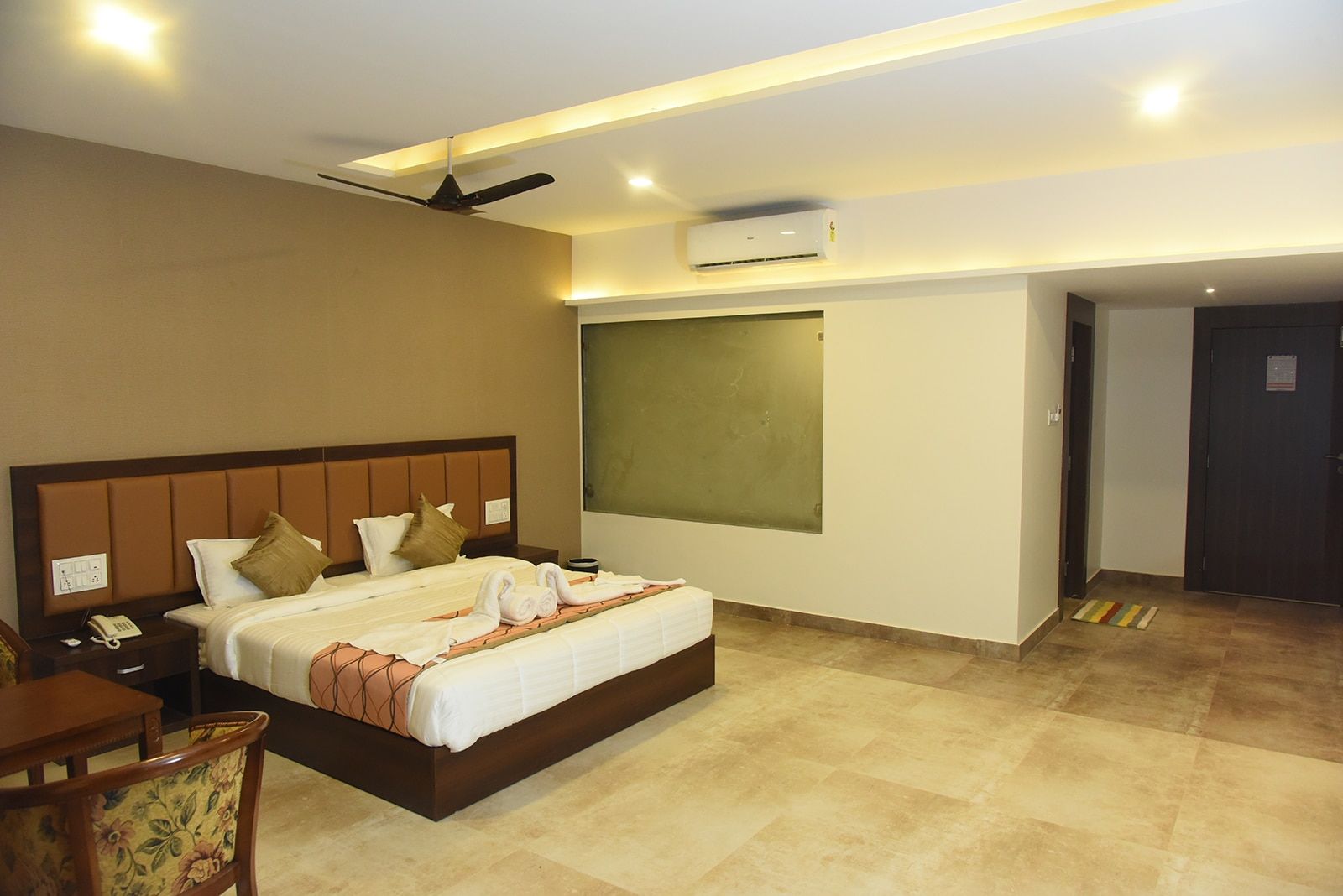 Royal Super Deluxe Room