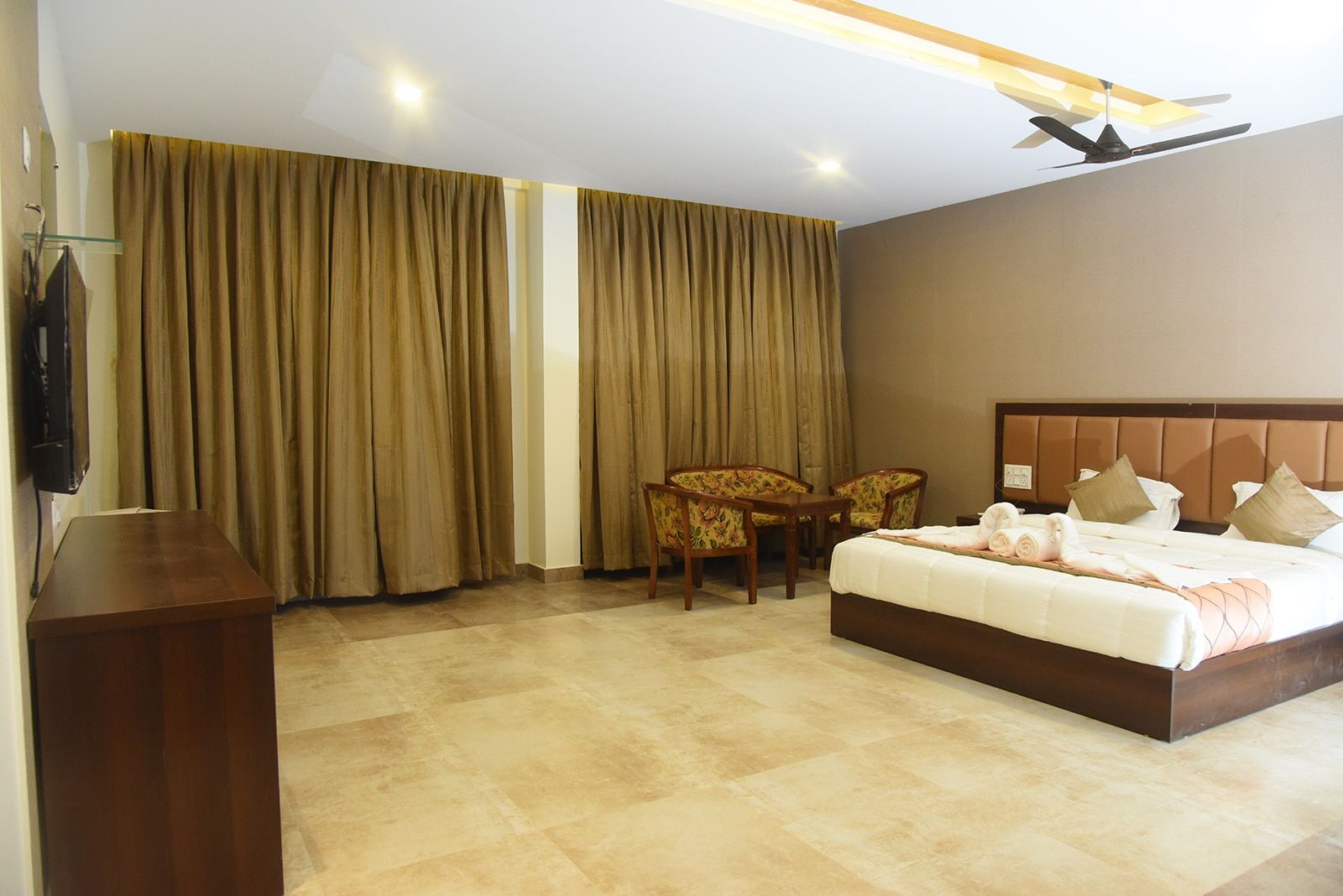 Royal Super Deluxe Room