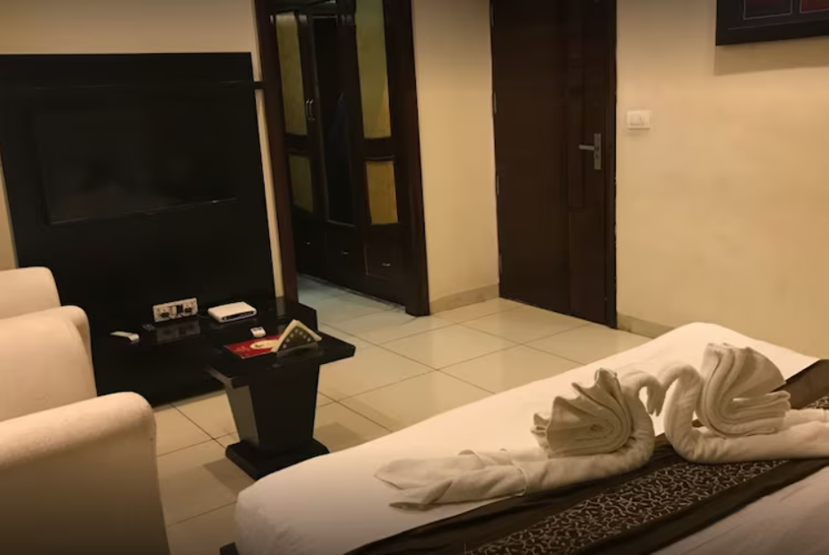 Hotel M.G Grand Standard AC Room (Only Veg Food available with CP and MAP) 2