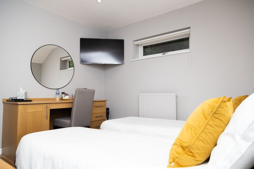 Rufford Arms Hotel Suite, Ensuite (Family of 3) 2