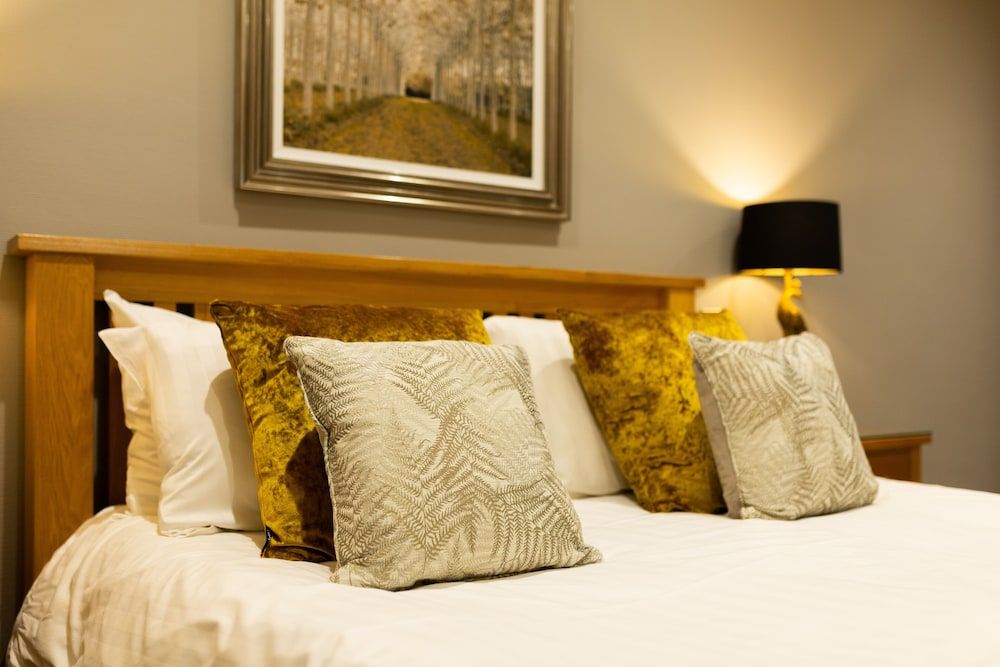 Rufford Arms Hotel Suite, Ensuite (Family of 3) 3