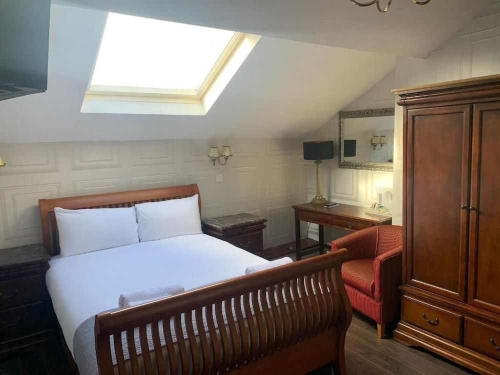 Beech Mount Hotel - Free Parking Double Room 4