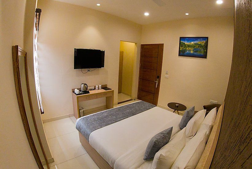 Vishal Imperial Rohtak Deluxe Room 6
