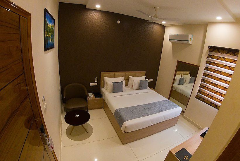 Vishal Imperial Rohtak Deluxe Room 4