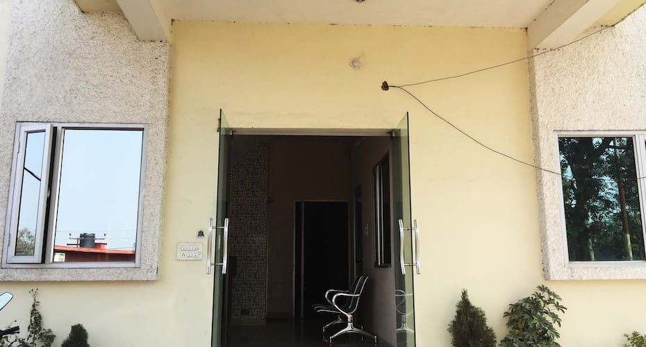 undefined Red Apple Inn