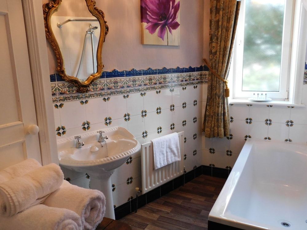 The Old Registry Haworth Luxury Double Room, Ensuite, Park View (Large) 2