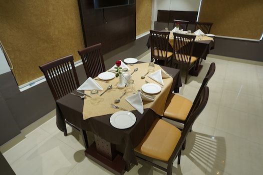 Food & Dining