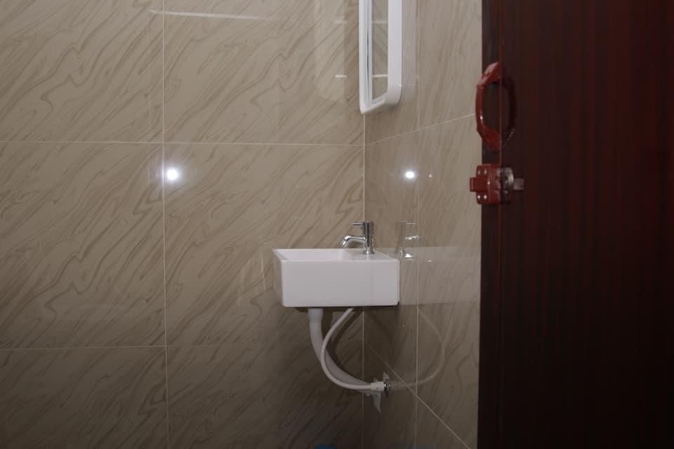 Meghna Residency Deluxe Non AC Room 2