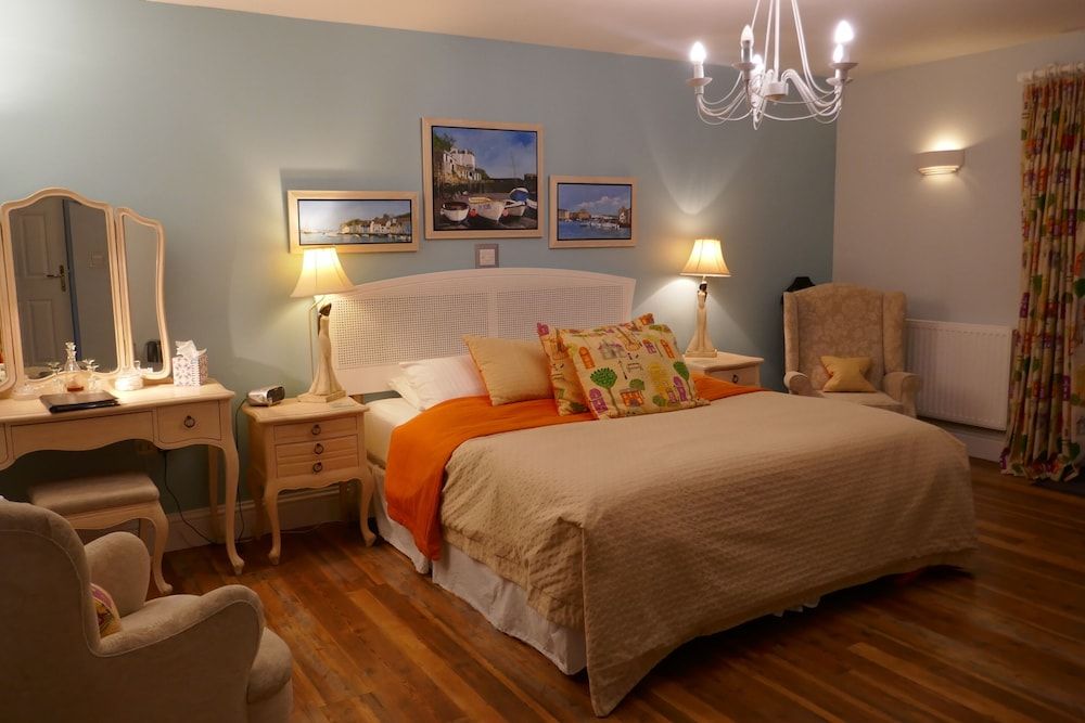 Kerrington House Triple Room, Ensuite 2