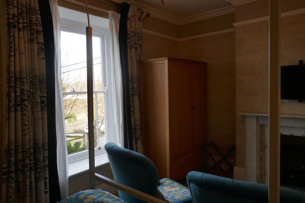 Kerrington House Luxury Double Room, Ensuite (Jasmine) 7