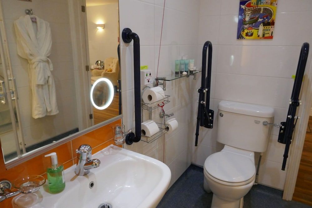 Kerrington House Triple Room, Ensuite 12