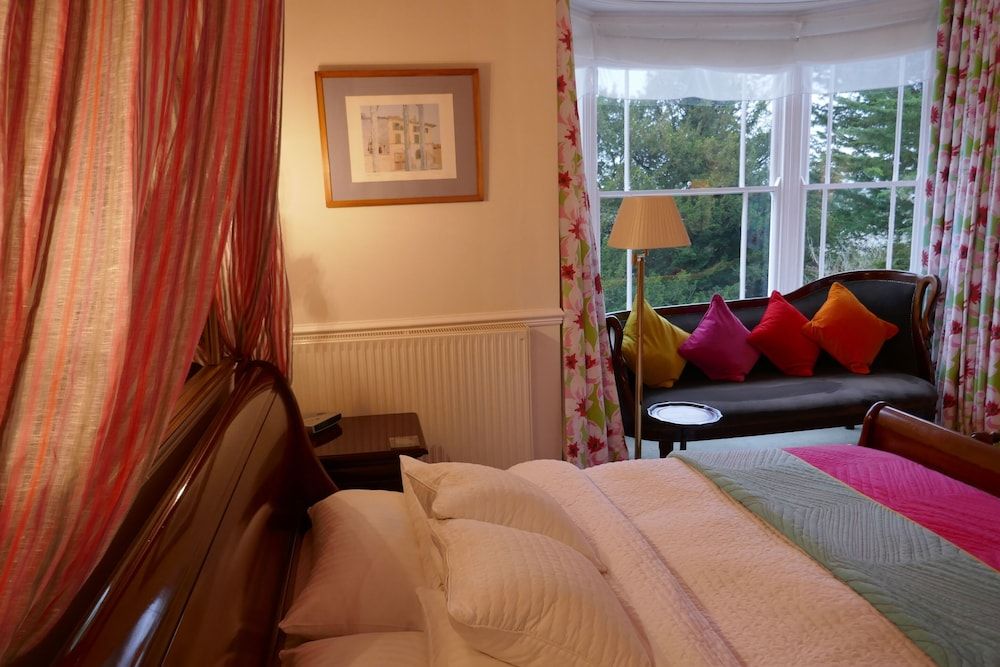 Kerrington House Standard Double Room, Ensuite (Camellia) 2