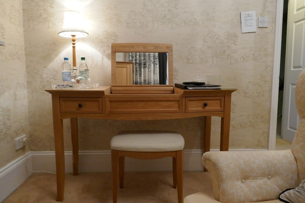 Kerrington House Luxury Double Room, Ensuite (Jasmine) 4