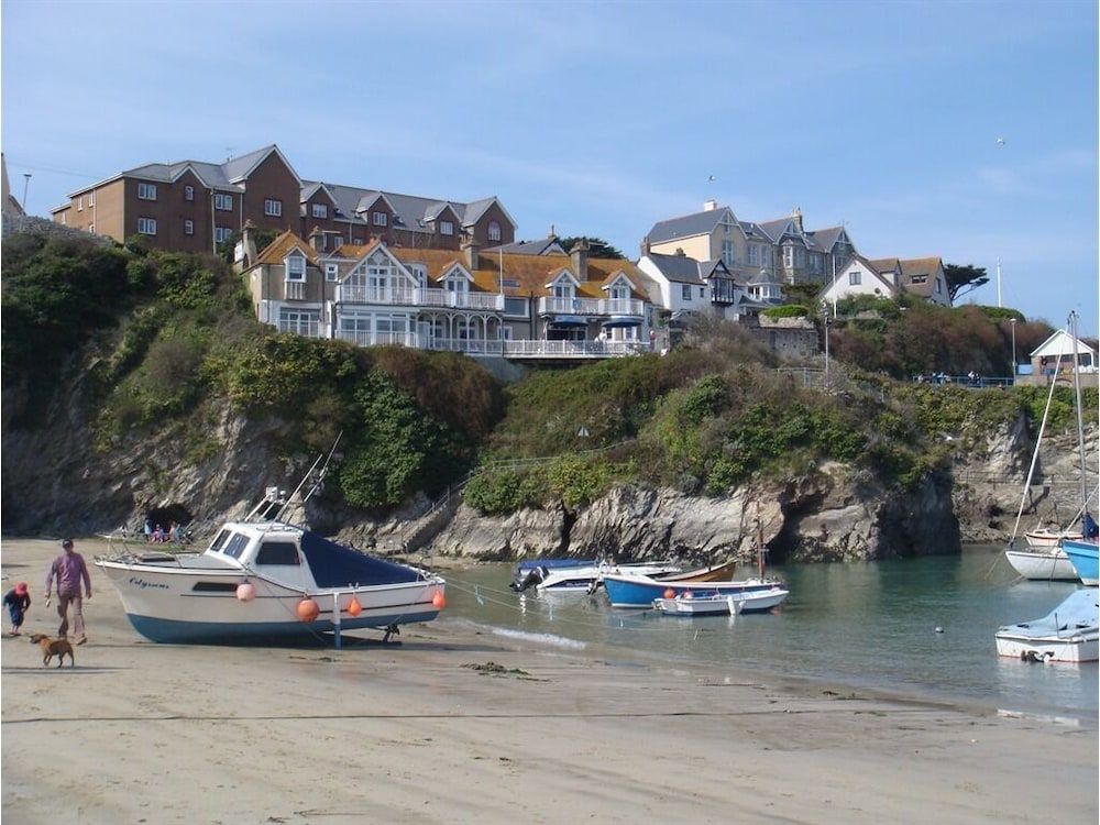 undefined The Harbour 6