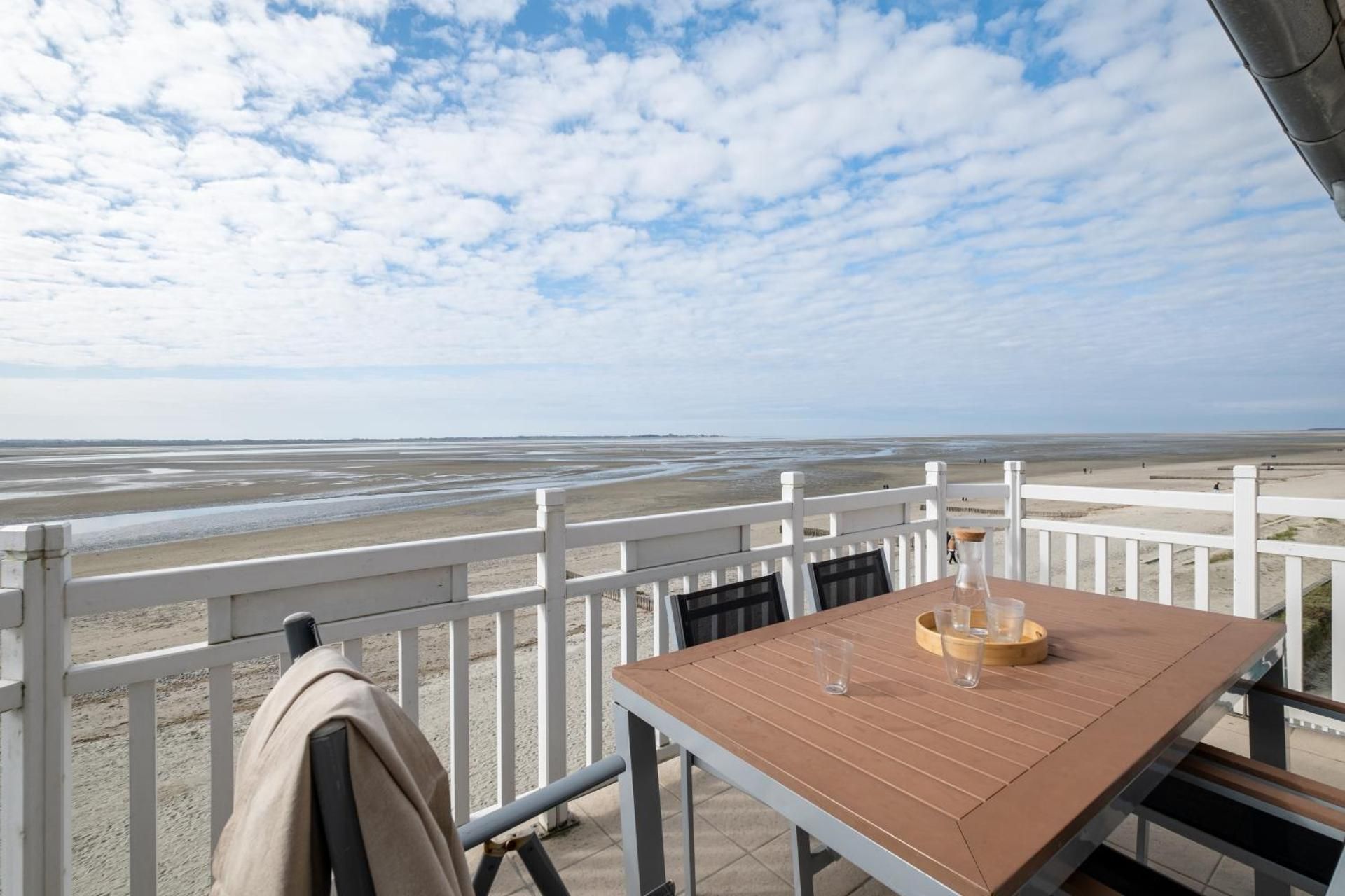 Two-Bedroom Duplex Apartment with 2 Sleeping Alcove (9 People) - Sea View