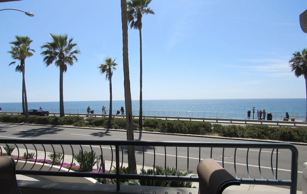 Tamarack Beach Resort Hotel Panoramic Room, 2 Queen Beds, Patio, Ocean View 2