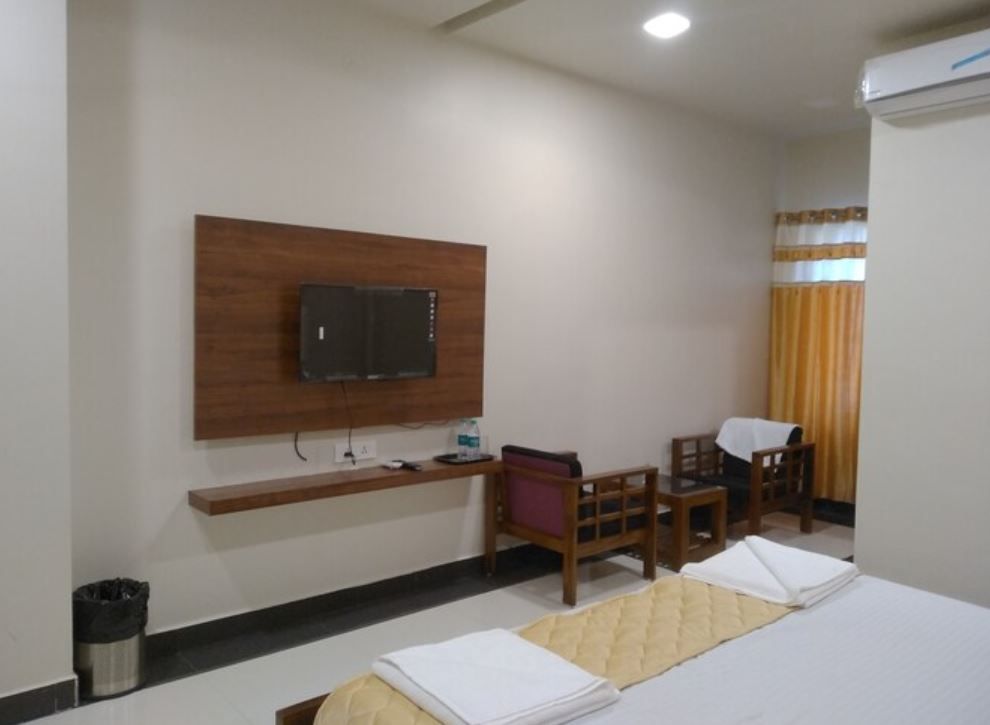 Faiz Residency Superior Room 18