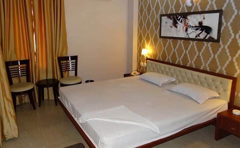 undefined Hotel Santi 5