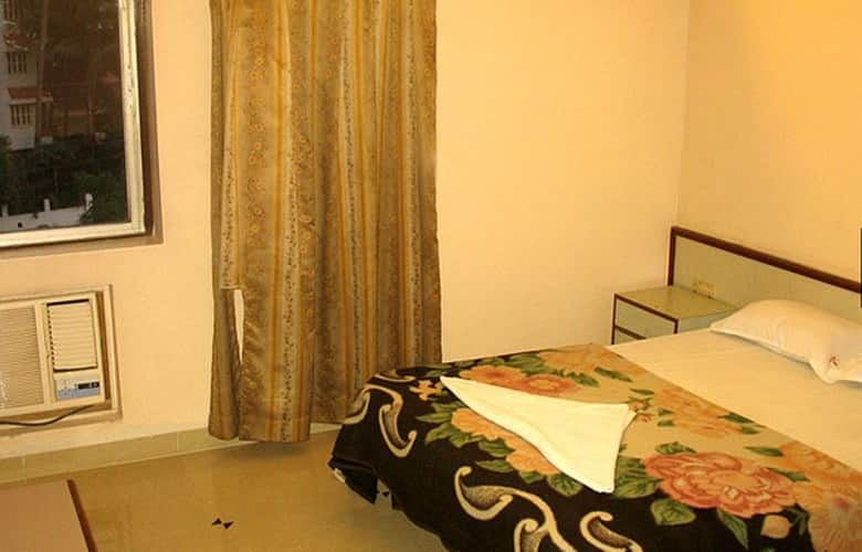 undefined Hotel Santi 7