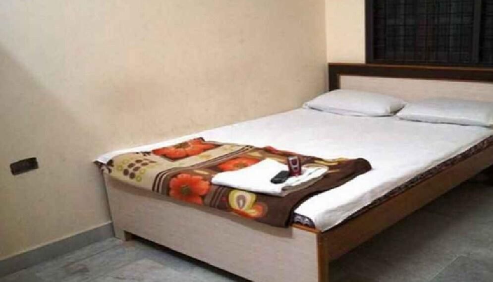 undefined Hotel Santi 3