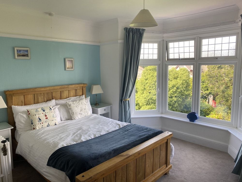 Gwyndra House B&B Double Room, Ensuite (Charlestown room)