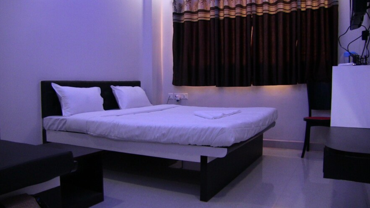 Hotel Rupasi Bangla NON A.C.DELUXE ROOM