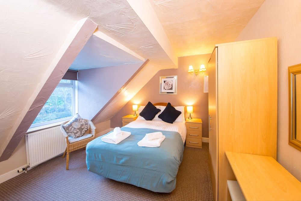 Ensuite, Double or Twin
